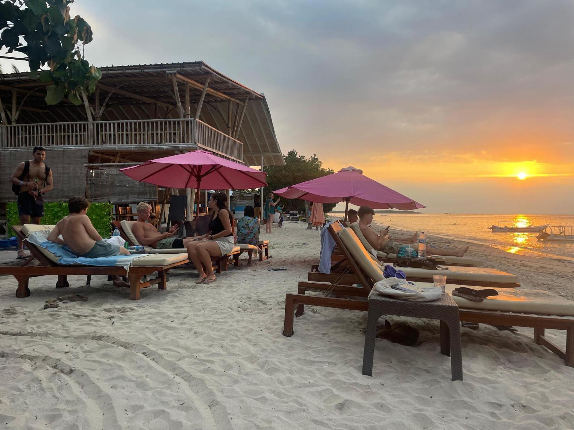 Lushy Hostel Nusa Penida Toyapakeh Bagian luar foto