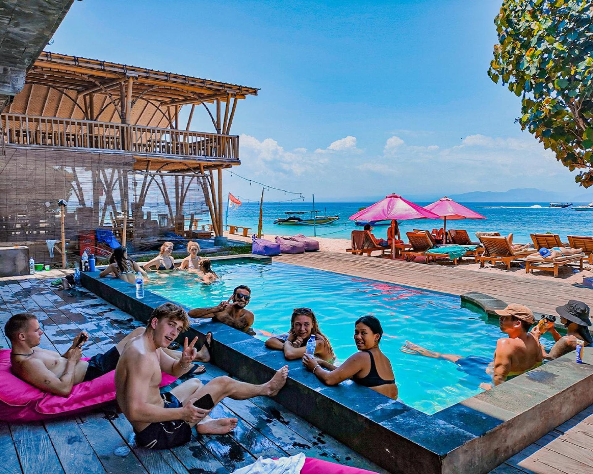 Lushy Hostel Nusa Penida Toyapakeh Bagian luar foto